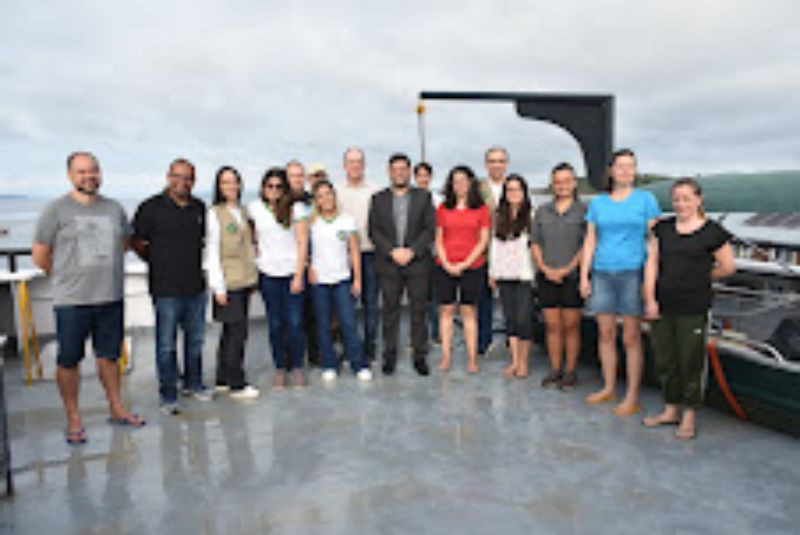 Barco de pesquisa da UEA lança expedição de monitoramento das águas dos rios do Amazonas