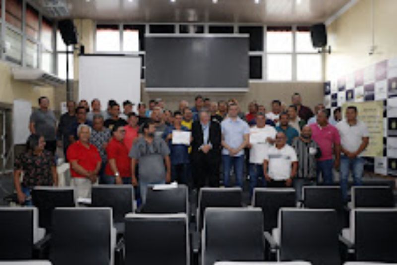 Detran-AM certifica 77 pessoas no curso para condutores de transporte coletivo de passageiros