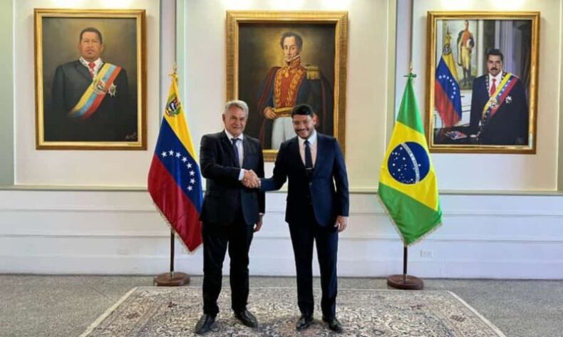 Missão diplomática brasileira está na Venezuela para reabrir embaixada