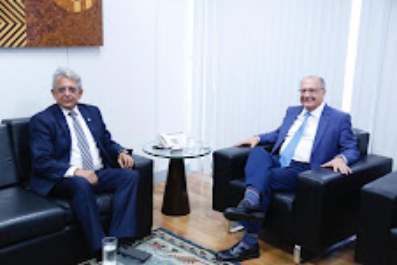 Em Brasília, Pauderney Avelino se encontra com Alckmin para tratar sobre incentivos à ZFM