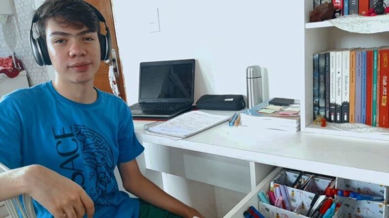 Mais de 200 alunos da rede pública no AM alcançaram notas acima de 800 na redação do Enem