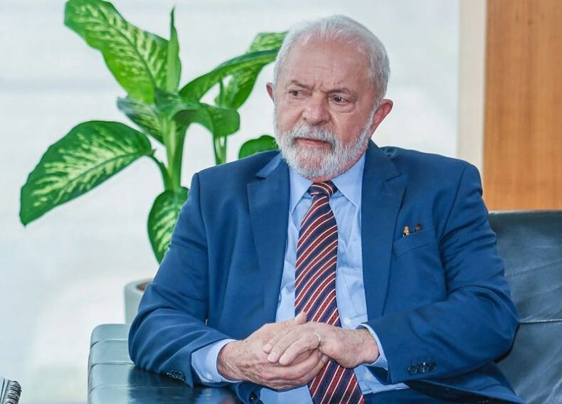 Lula faz exames em hospital de Brasília neste sábado(25); ele já deixou hospital