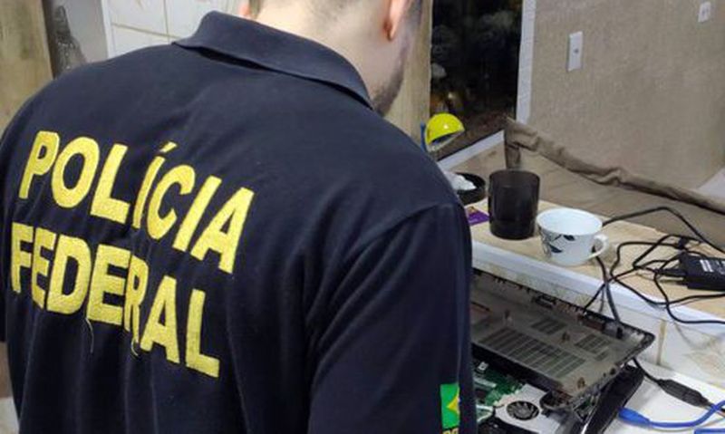 PF faz operação contra falsificação de diplomas de medicina, com cerca de 60 policiais