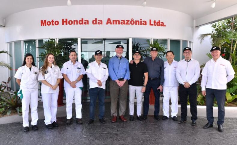 Prefeito de Manaus visita Moto Honda e destaca importância de iniciativas ambientais em Manaus