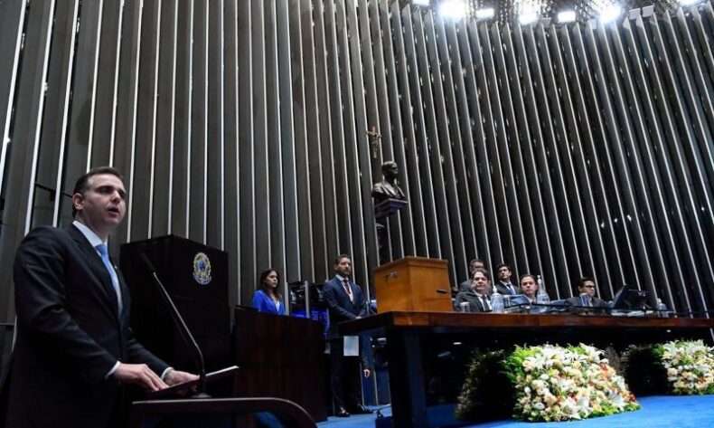 Rodrigo Pacheco é reeleito presidente do Senado; placar 49 votos a 32