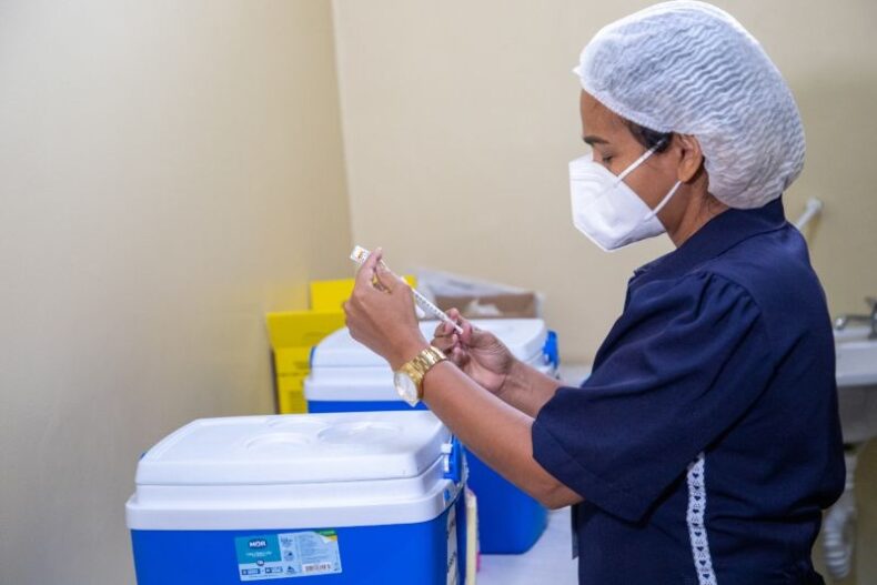 Vacinação contra a Covid-19 estará disponível em nove unidades neste sábado(25/03)