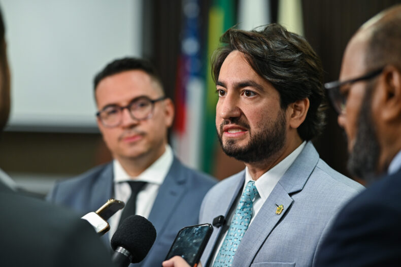 CPI Águas de Manaus: Diego Afonso divulga canal de denúncias contra a concessionária