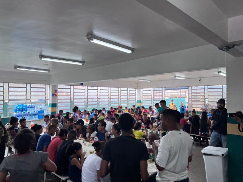 ONG Parceiros Brilhantes arrecada doações para vítimas de desmoronamento, em Manaus