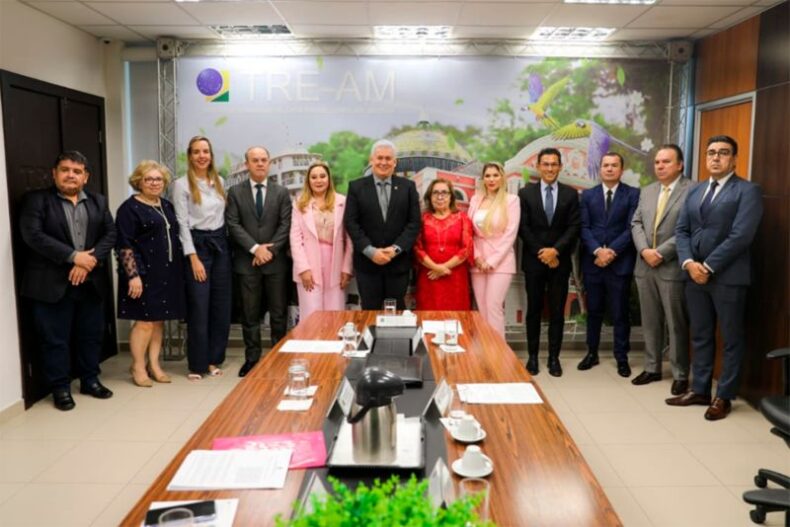 SSP-AM participa da assinatura do termo de cooperação técnica da Ouvidoria da Mulher no TRE-AM