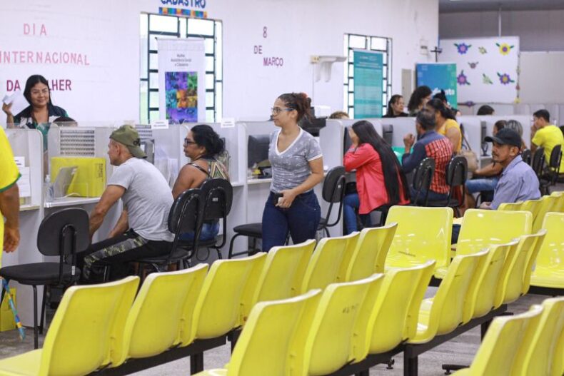 Beneficiários do Bolsa Família passam a receber valor adicional a partir desta segunda-feira, em Manaus