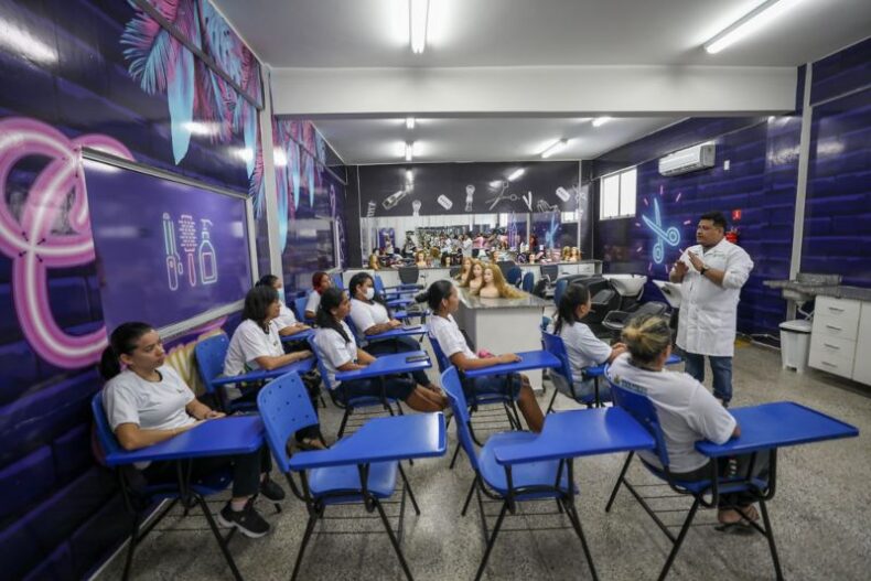 Início de ano letivo no Cetam é oportunidade de geração de emprego e renda para milhares de alunos