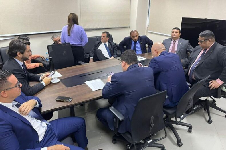 Membros da CPI da Águas solicitam informações sobre contrato firmado entre município e concessionária