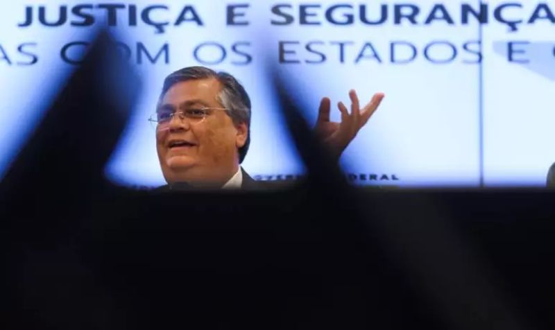 É ‘vil, leviana e descabida’ tentativa de ligar plano contra Moro a declaração de Lula, diz Dino