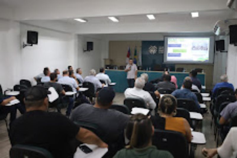 Governo do AM discute plano de desenvolvimento sustentável na Federação da Agricultura e Pecuária do Estado
