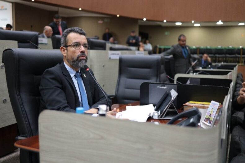 Projeto que institui conscientização e combate ao Cyberbullying avança na CMM