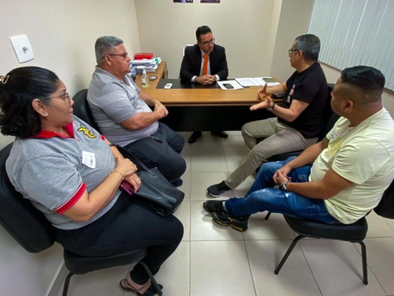 Vereador reúne com Sindicato dos Vigilantes para cobrar segurança nas escolas e unidades de saúde municipais