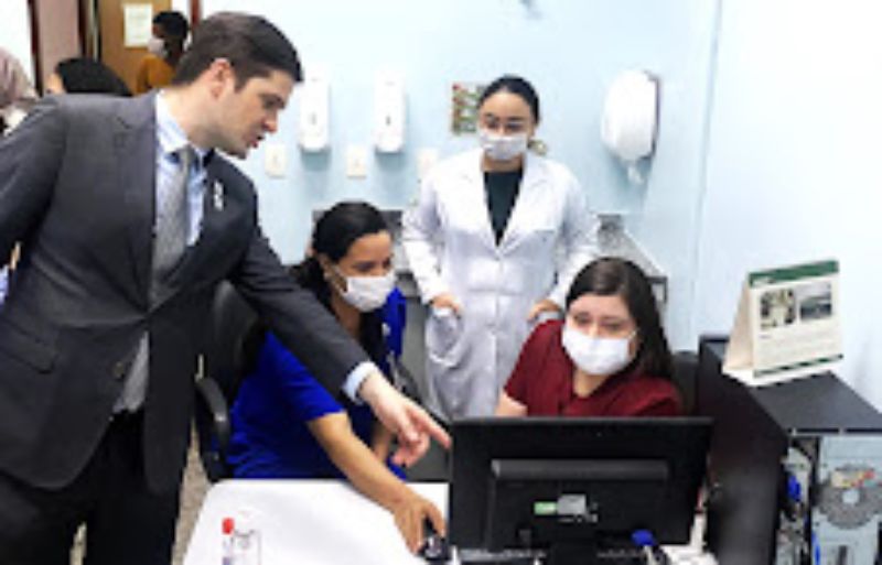 Centro de Referência para Imunobiológicos Especiais recebe visita técnica do Ministério da Saúde