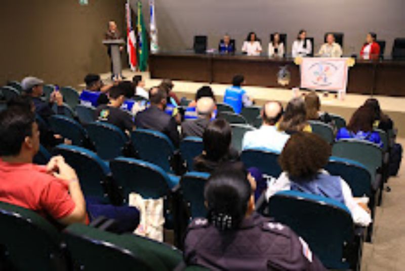 Amazonas atualiza plano voltado a migrantes, refugiados e combate ao tráfico humano