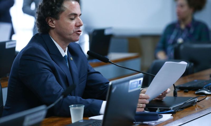 Relatório sobre indicação de Zanin ao STF é lido no Senado; parecer favorável da CCJ