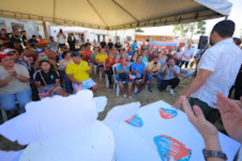 Em Parintins, Governador se reúne com lideranças da área de intervenção do Prosai