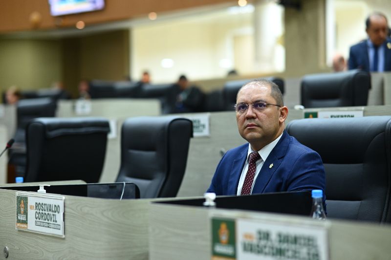 Vereador recebe denúncia de cobrança abusiva de água que afeta idosos sem renda fixa