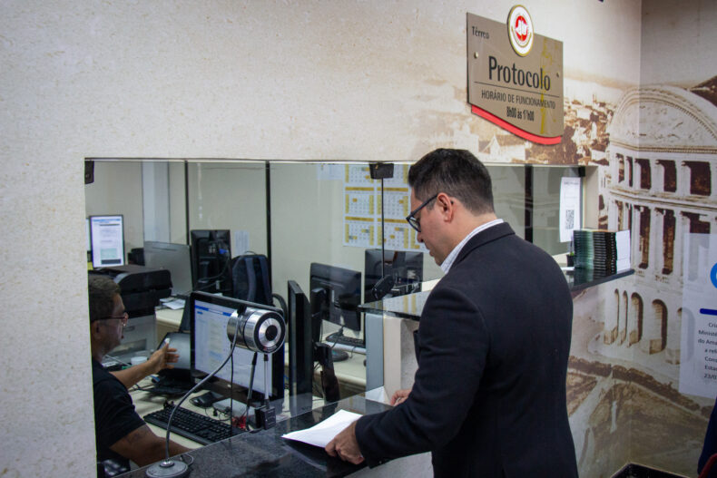 Rodrigo Guedes ingressa com representação no MPAM e na DPE-AM contra concessionária de água