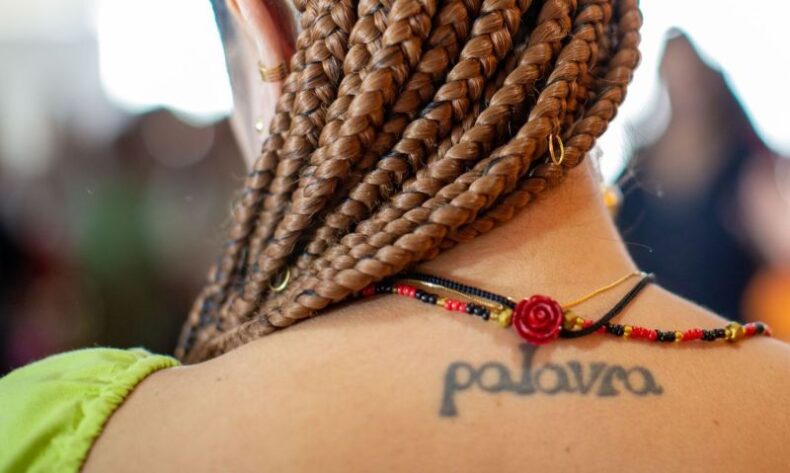 Programa oferece bolsas no exterior para negras, indígenas e ciganas