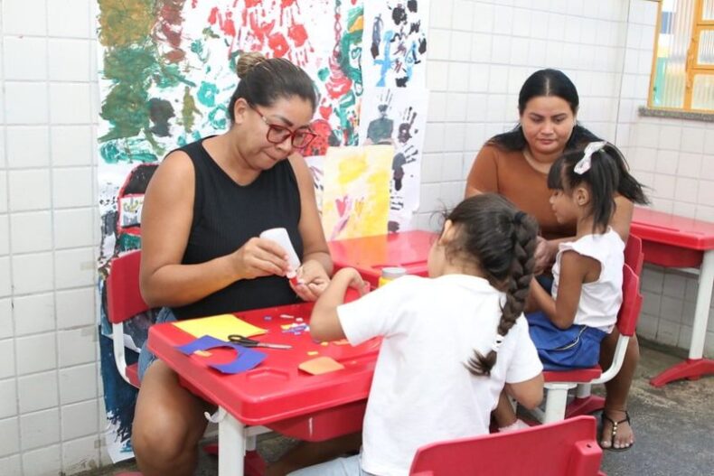Centro Municipal de Educação Infantil faz homenagem pelo Dia dos Avós
