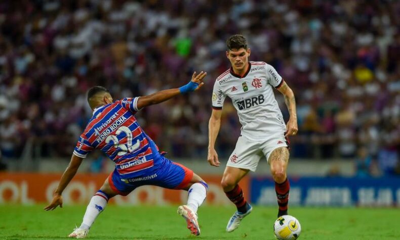 Flamengo enfrenta Fortaleza de olho na vice-liderança do Brasileirão, às 17h30(Manaus)