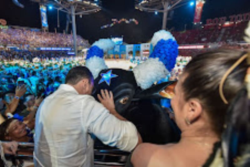 Na segunda noite do Festival de Parintins, Governador do AM destaca balanço parcial positivo