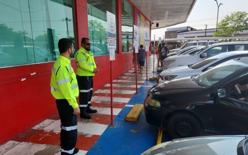 Prefeitura de Manaus autua mais de 50 motoristas por uso irregular de vagas especiais na zona Centro-Sul