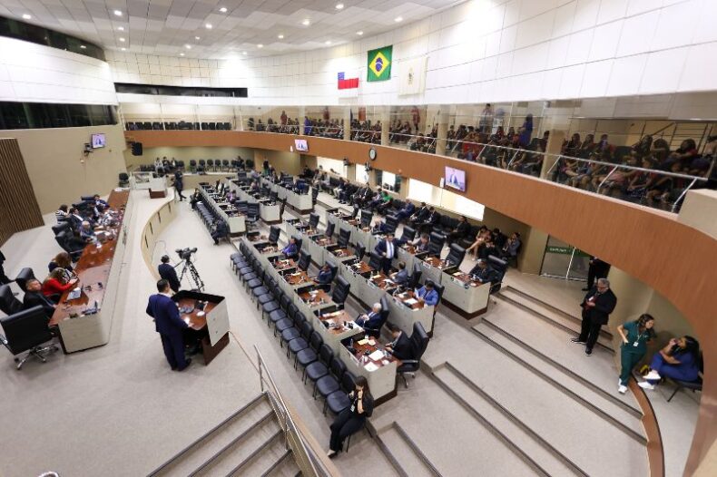 Vereadores de Manaus debatem Meio Ambiente e Habitação durante Sessão desta terça-feira (29/08)