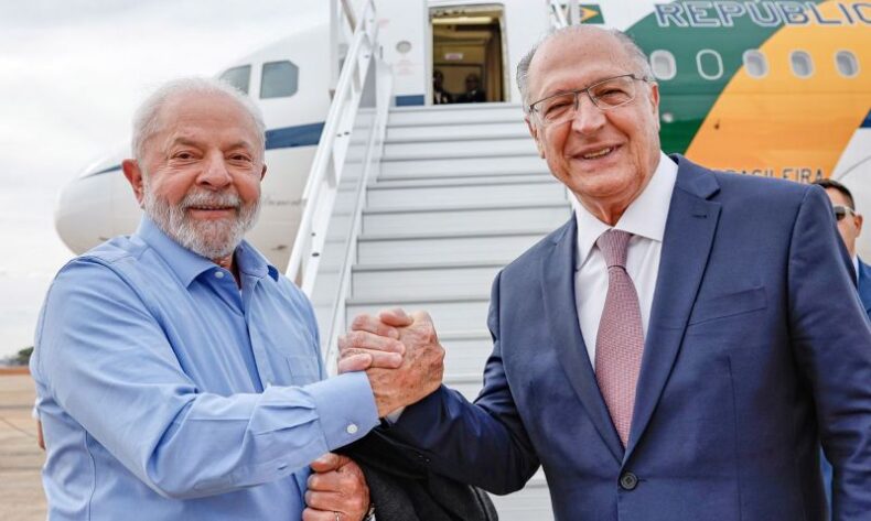 Lula vai à posse do novo presidente do Paraguai nesta terça-feira(15)