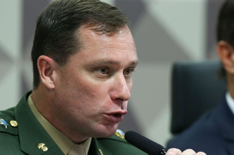 CPMI discute reconvocação de Mauro Cid após novas denúncias