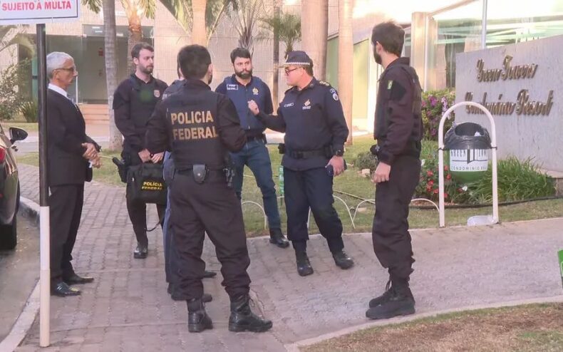 PGR e PF cumprem mandados de prisão contra cúpula da PM do DF