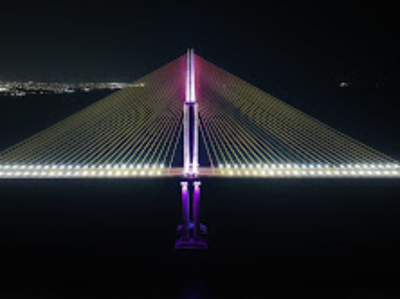 Ponte do Rio Negro recebe iluminação lilás em alusão aos 17 anos da Lei Maria da Penha