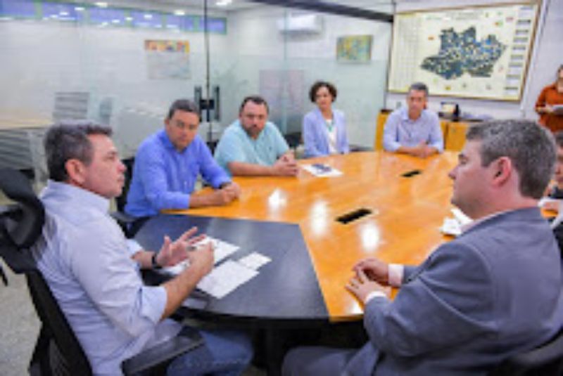 Governos do Amazonas e Federal abrem diálogo para encerrar vacinação contra febre aftosa até 2025