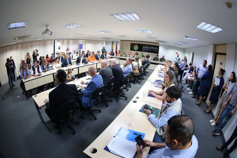 Governo do AM decreta situação de emergência em 55 municípios afetados, e anuncia novas ações de enfrentamento