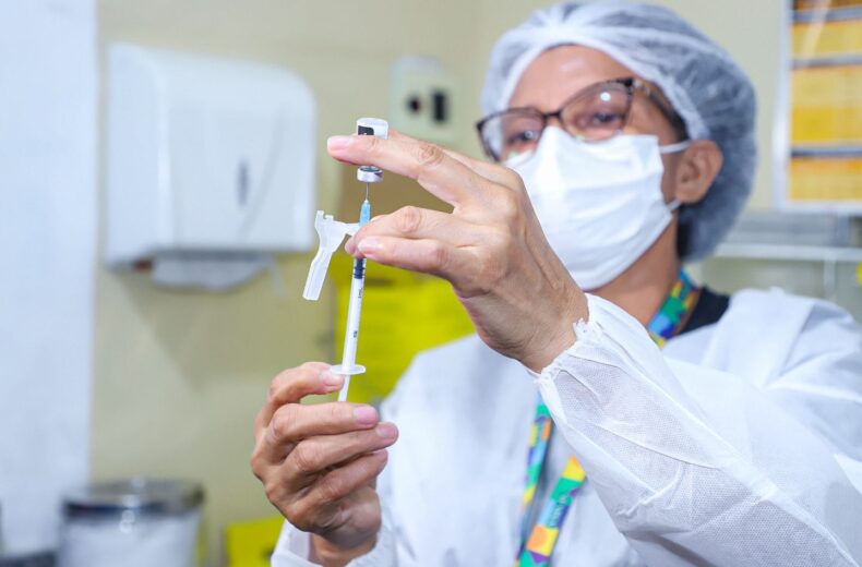 Manaus: Vacinação contra Covid-19 segue em nove pontos de Manaus neste sábado(14/10)