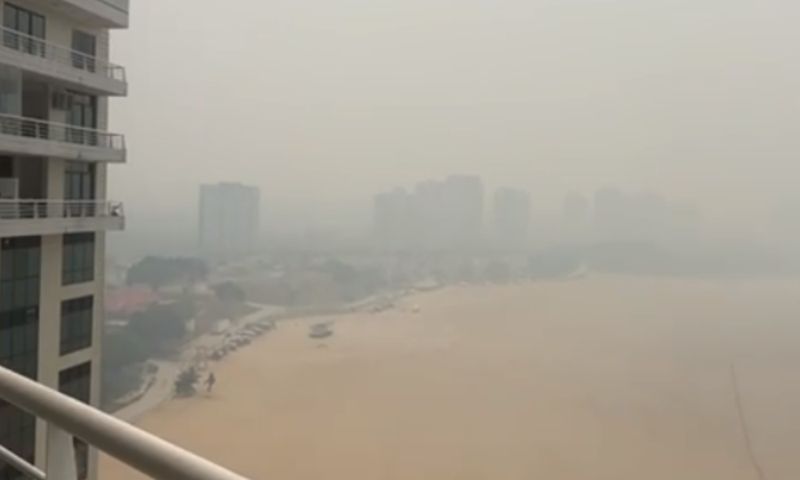 Em Manaus, fumaceiro hoje está pior que ontem; se sair, use máscara
