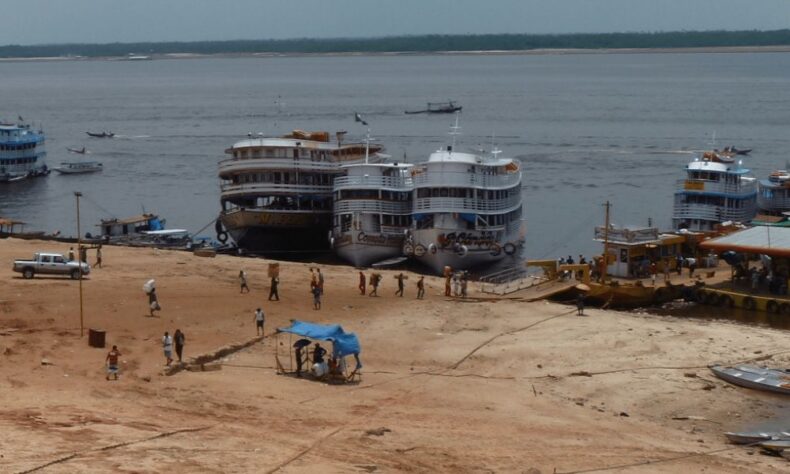 Rio Negro tem a pior vazante da história com nível de 13,59 metros