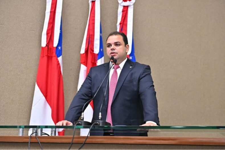 Deputados do Amazonas aprovam moção de repúdio contra Marina Silva