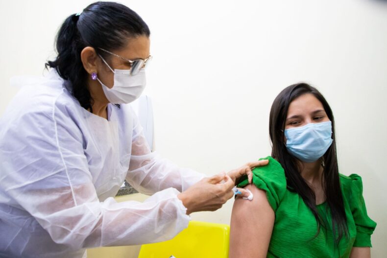 Manaus: População pode se vacinar contra Covid-19 em nove pontos da prefeitura neste sábado(04/11)