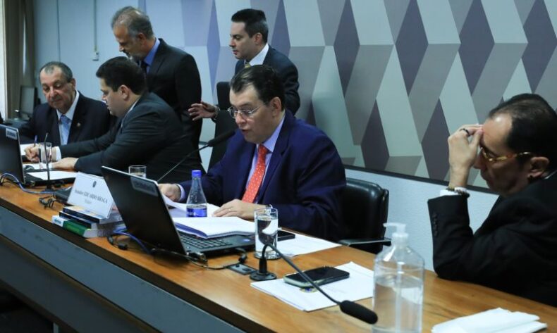 CCJ do Senado aprova reforma tributária