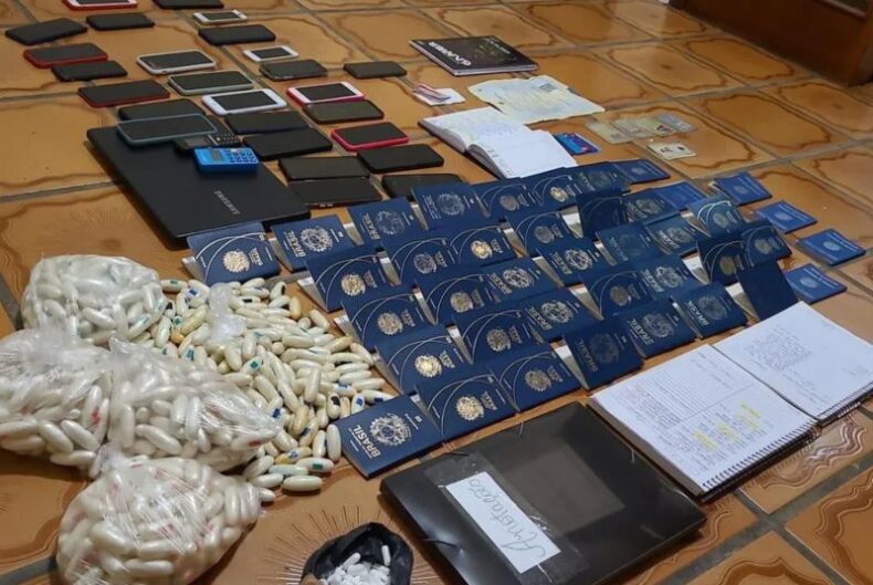 Polícia encontra casa em SP com 33 pessoas treinadas para engolir drogas e levá-las para a Europa