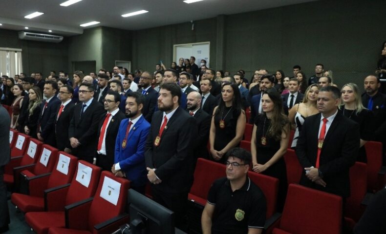 Novos policiais civis tomam posse e governo/AM ressalta reforço na segurança, principalmente, no interior do estado