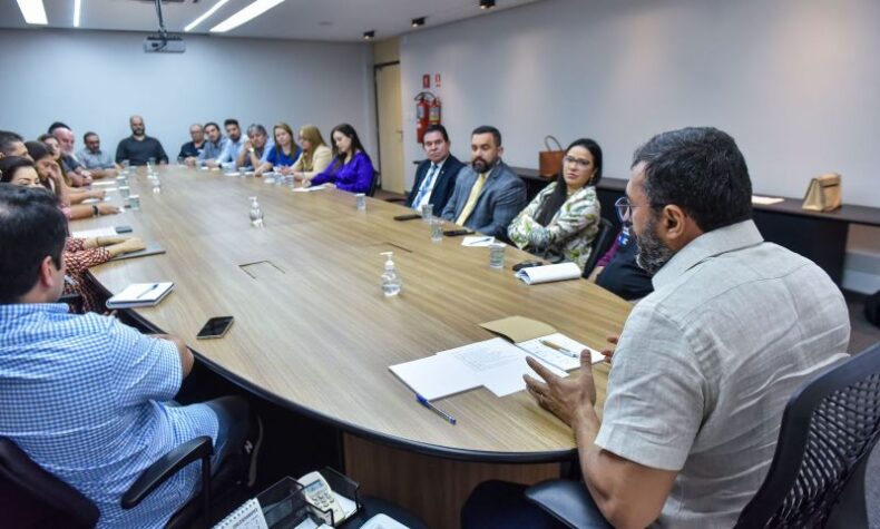 Após acordo firmado com governo do AM, médicos retomam imediatamente 100% dos serviços de saúde do estado