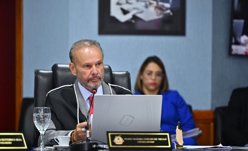 Conselheiro do TCE-AM determina suspensão imediata de pregão da Câmara Municipal de Manaus