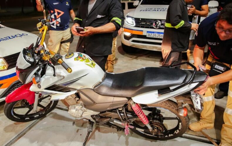 Detran-AM e PMAM desarticulam ‘rolezinho’ e removem 19 motocicletas, na zona leste de Manaus