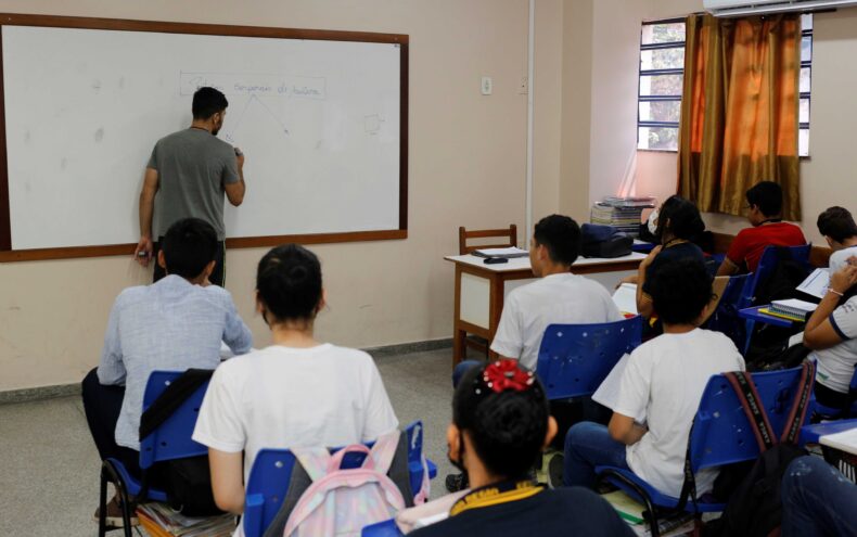 Secretaria de Educação(AM) abrirá inscrições para PSS com mais de 3,6 mil vagas para professores